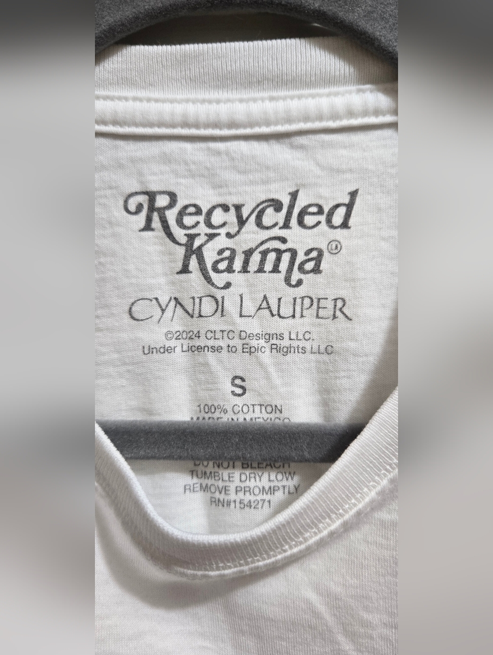 Recycled Karma Cyndi Lauper Girls Just Wanna Have Fun Graphic Baby Tee Size S - Picture 4 of 6